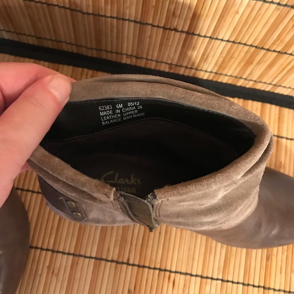 Clark’s Artisan Tan Suede Leather Short Boots - Picture 5 of 8